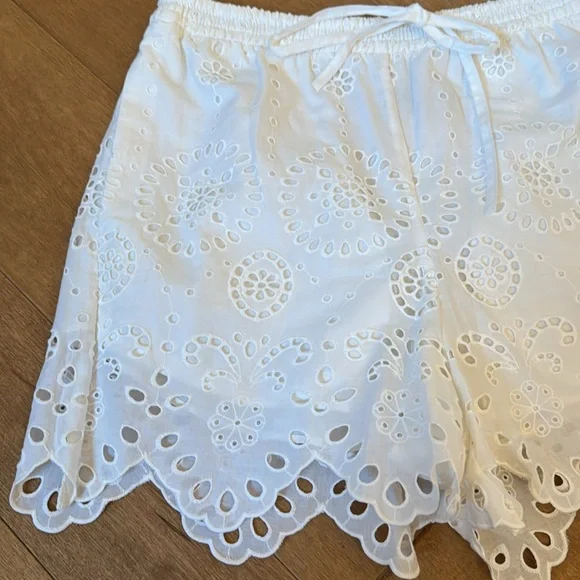 Zara White Eyelet High Waist Shorts. New! - Picture 2 of 4